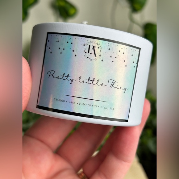 Pretty Little Thing Crystal Candle 🔮 - Picture 3 of 4